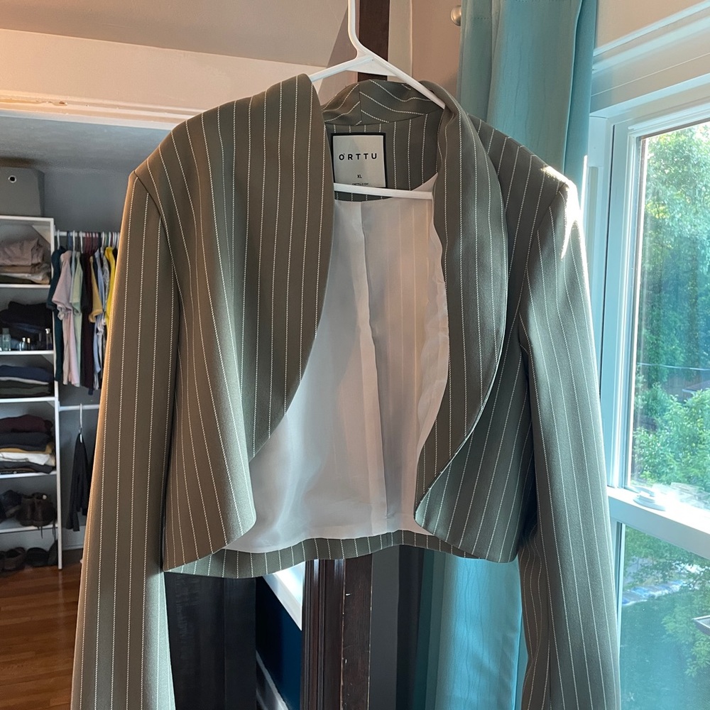 ORTTU Green Gala Bolero Top (XL)